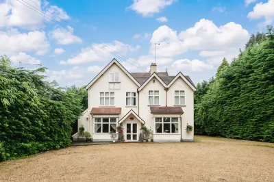 Dial House Hotel Các khách sạn ở Wokingham