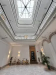 Qe Apartments
