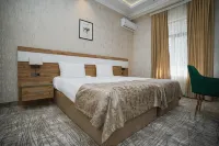 LakeSide Hotel & Spa