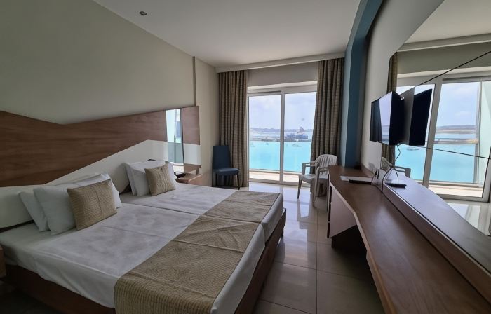 Water's Edge Hotel