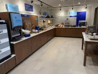 ホリデイ イン エクスプレス & スイーツ エリリア by IHG - 朝食