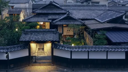 Hotel Cartia Dazaifu Отели рядом со станцией JR onojo station