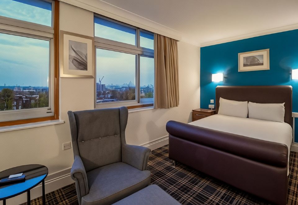 햄스테드 브리타니아 호텔 외관 및 정원 전경