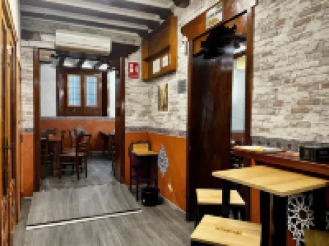 ToledoRooms Palacios - Ver Procesiones de Semana Santa Desde Balcon โรงแรมในโตเลโด