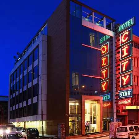 Hotel Chanchal Deluxe Отели рядом с достопримечательностью «Рынок Садар-Базар»