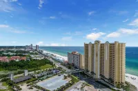 Beachfront Bliss 17th Floor Beachfront Condo - Front Row Beach Chairs Included! Hôtels à proximité de : Gator Country Alligator Park