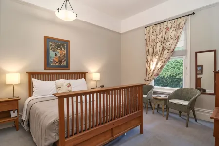 奧拉里和奧拉里公寓