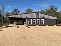 04 Bluemoon - Carmine Cottage with a Country View Big Red Barn Event Center附近的飯店