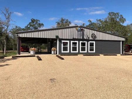 04 Bluemoon - Carmine Cottage with a Country View