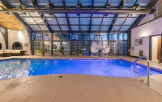 Chateau Merrimack Resort & Spa