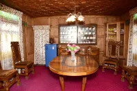 White House Group of Houseboats