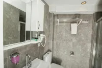 Atlantis Royal Hotel