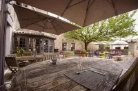 Logis Hostellerie de l'Abbaye Hotels in Souvigne
