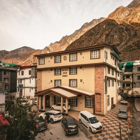 New Hotel Snow Crest