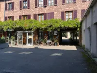Hotel du Lion Vert Hotels in Fougerolles