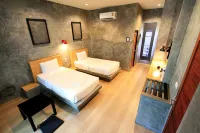 Thai Thani Loft & Life Lamphun Hotels near Phra Nang Chamathewi Monument
