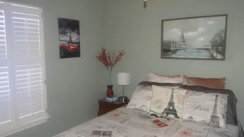 JOYFUL QUARTERS - BEAUTIFUL SPACIOUS 1 BEDRM APARTMENT