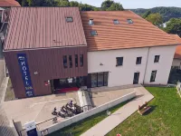 Logis Hôtel Altitude et Spa Pierre-Percée Отели в г. Пьер-Персе