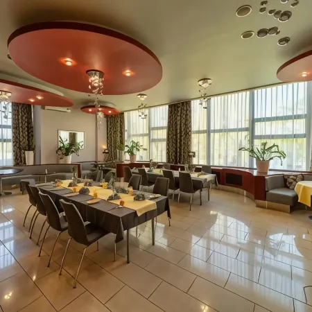 Hotel Gromada Pila