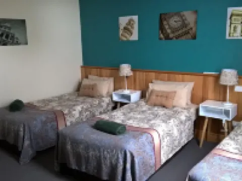 Moe Motor Inn - Contactless 24 Hour Checkinn Available Hotels in Moe