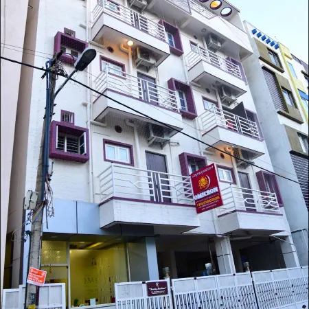 Hotel Omicron 1 BHK Studio Room Отели рядом с достопримечательностью «Технопарк Маньята»
