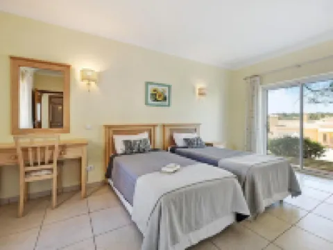 Pestana Carvoeiro Golfe - Al Hotels in Estombar
