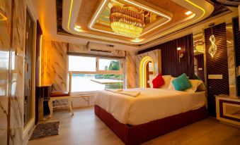 Beach Paradise Day Cruise Houseboat