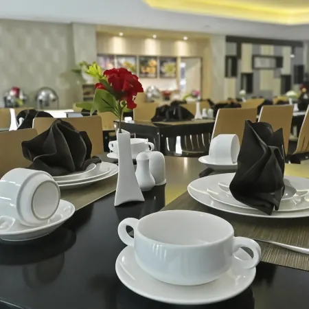 Grand Parama Hotel