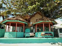 SmallFry's Beach Resort Hotels near Bagtik Peak