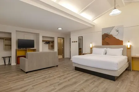 Spark by Hilton Rock Springs Отели рядом с достопримечательностью «Парк Эверс»