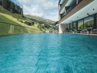 Hotel Tirolerhof 4 Sterne Superior - Pools