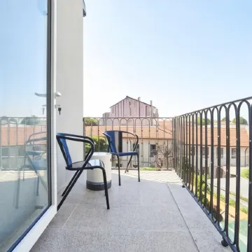 Pause Apartments