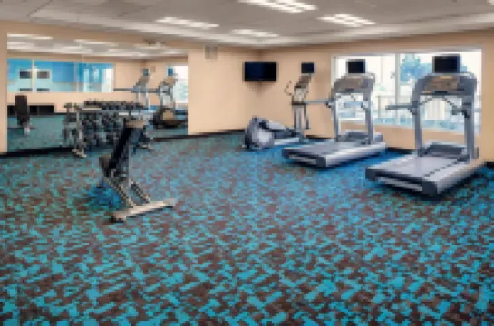 페어필드 인 & 스위트 바이 메리어트 홀리스터