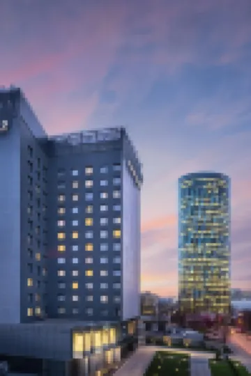 Courtyard Bucharest Floreasca Hotel dekat Bucharest Business Park