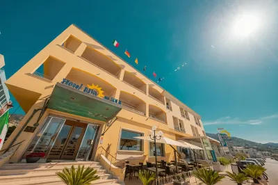 Hotel Riva Del Sole Hotels near Lungomare Cristoforo Colombo
