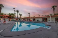 Mojave Resort - Pools