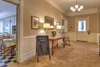 1898 Waverly Inn فنادق في Laurel Park