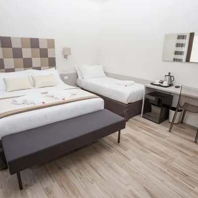 Leonardo Da Vinci Guest House Hotel berhampiran Stesen Metro Cipro