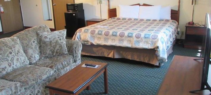 Super 8 by Wyndham Omaha Eppley Airport/Carter Lake Hotels in Pottawattamie County