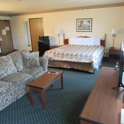 Super 8 by Wyndham Omaha Eppley Airport/Carter Lake - parking