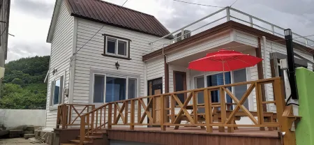 Namhae Wolpoduyane Pension Отели в г. Намхэ