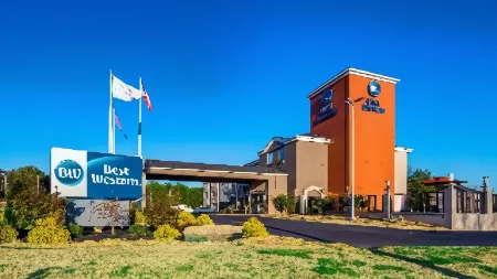 Best Western Travelers Rest/Greenville Отели рядом с достопримечательностью «White Rabbit Fine Arts Gallery»