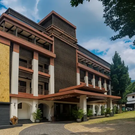 Pleasant Tree Hotels - Luxury Stay Amidst Nature