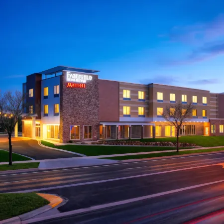 Fairfield Inn & Suites Madison Verona Отели в г. Верона