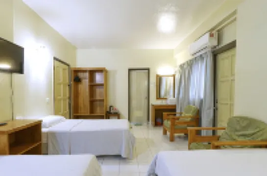 Nan Yeang Hotel Petaling Street Hotels near Wisma Ocm