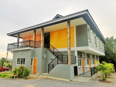 Little Hill Sattahip Resort Отели рядом с достопримечательностью «Остров принцессы Шамейшань»