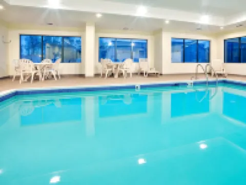 Holiday Inn Express & Suites BRADLEY AIRPORT by IHG