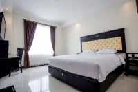 Same Hotel Kendari - piscina