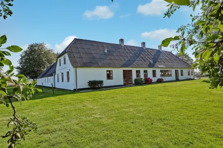 Bed and Breakfast Åløkke
