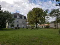 Château de Champblanc - Homestays